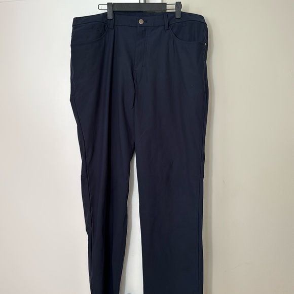 Lululemon Men’s Navy ABC pant - Picture 4 of 6